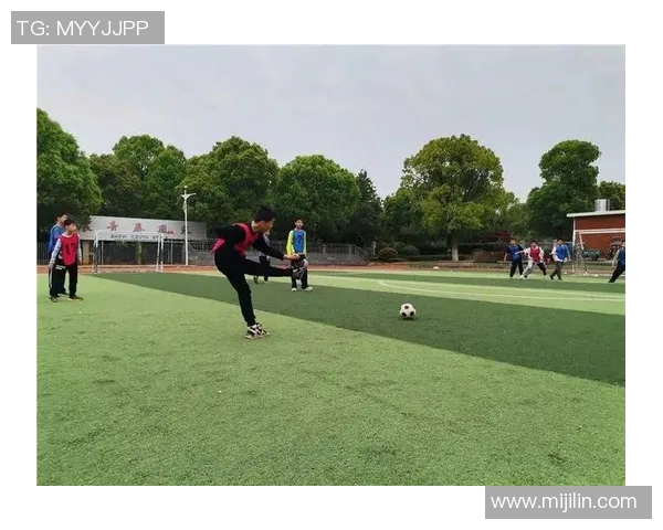 小学生足球比赛精彩瞬间回顾让我们一起感受青春的激情与团队的力量 小学生足球比赛精彩瞬间回顾让我们一起感受青春的激情与团队的力量